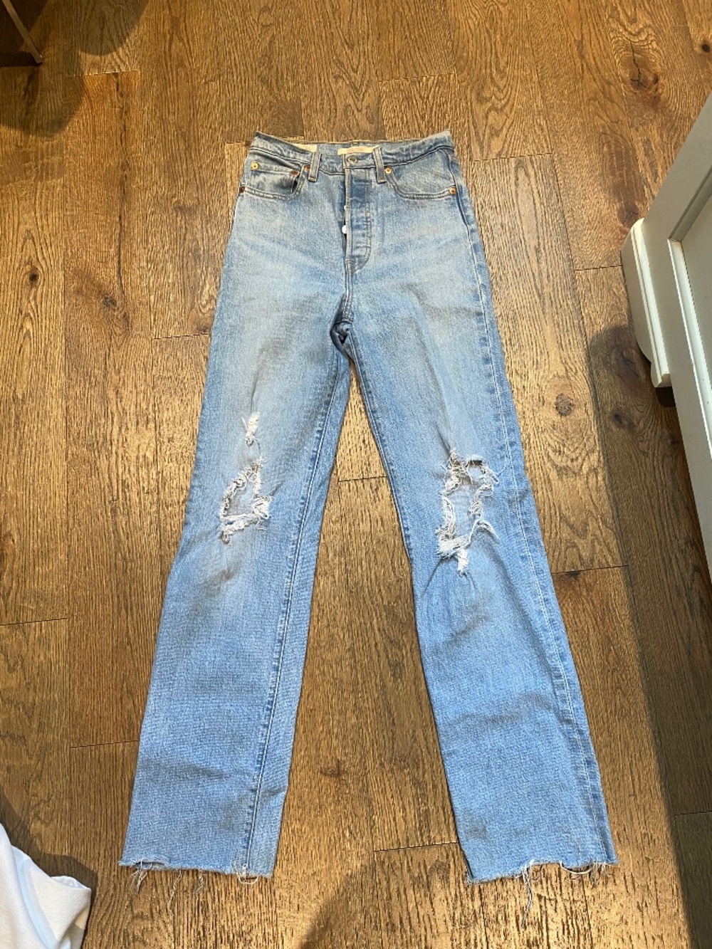 Levi’s Ridcage Straight Ripped Jeans - Picture 1 of 3